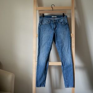 Woman's Levis Jeans 711 / size 27